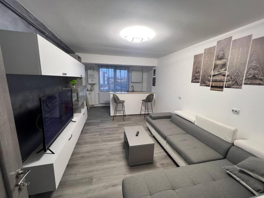 Lovely Flat With Bathtub 5 Mins From Center Craiova Extérieur photo
