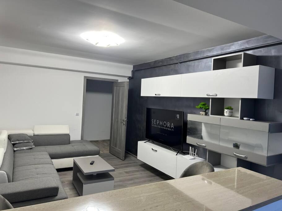 Lovely Flat With Bathtub 5 Mins From Center Craiova Extérieur photo